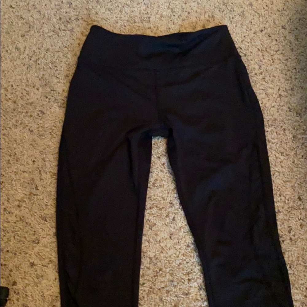Black yoga pants